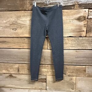 NWT Hue black leggings, med